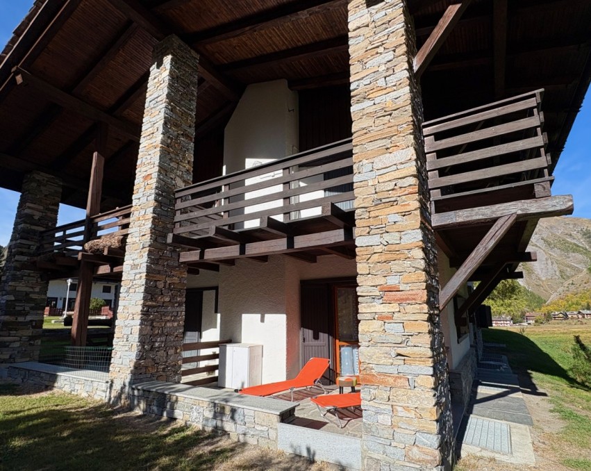 accommodation on two levels