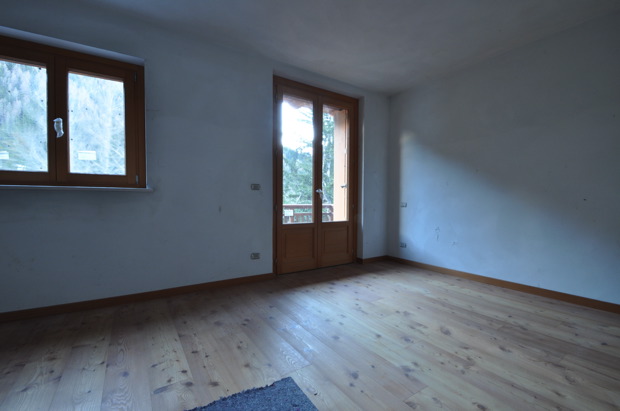 to renovate La Thuile Valle d'Aosta three-room apartment with double bedroom